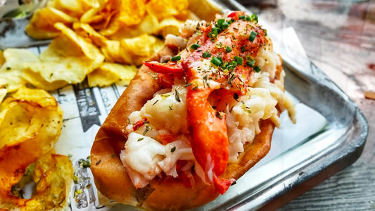 Lobster Roll Mar y Tierra